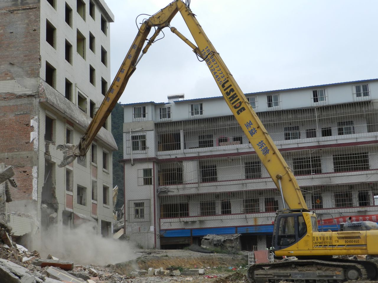挖掘機(jī)拆樓臂、拆樓臂、加長(zhǎng)臂、挖掘機(jī)拆樓臂廠家