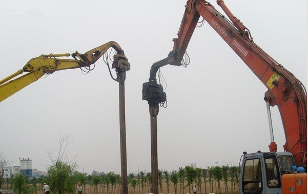 挖掘機(jī)打樁臂、打樁臂、打樁錘、挖掘機(jī)打樁臂廠家